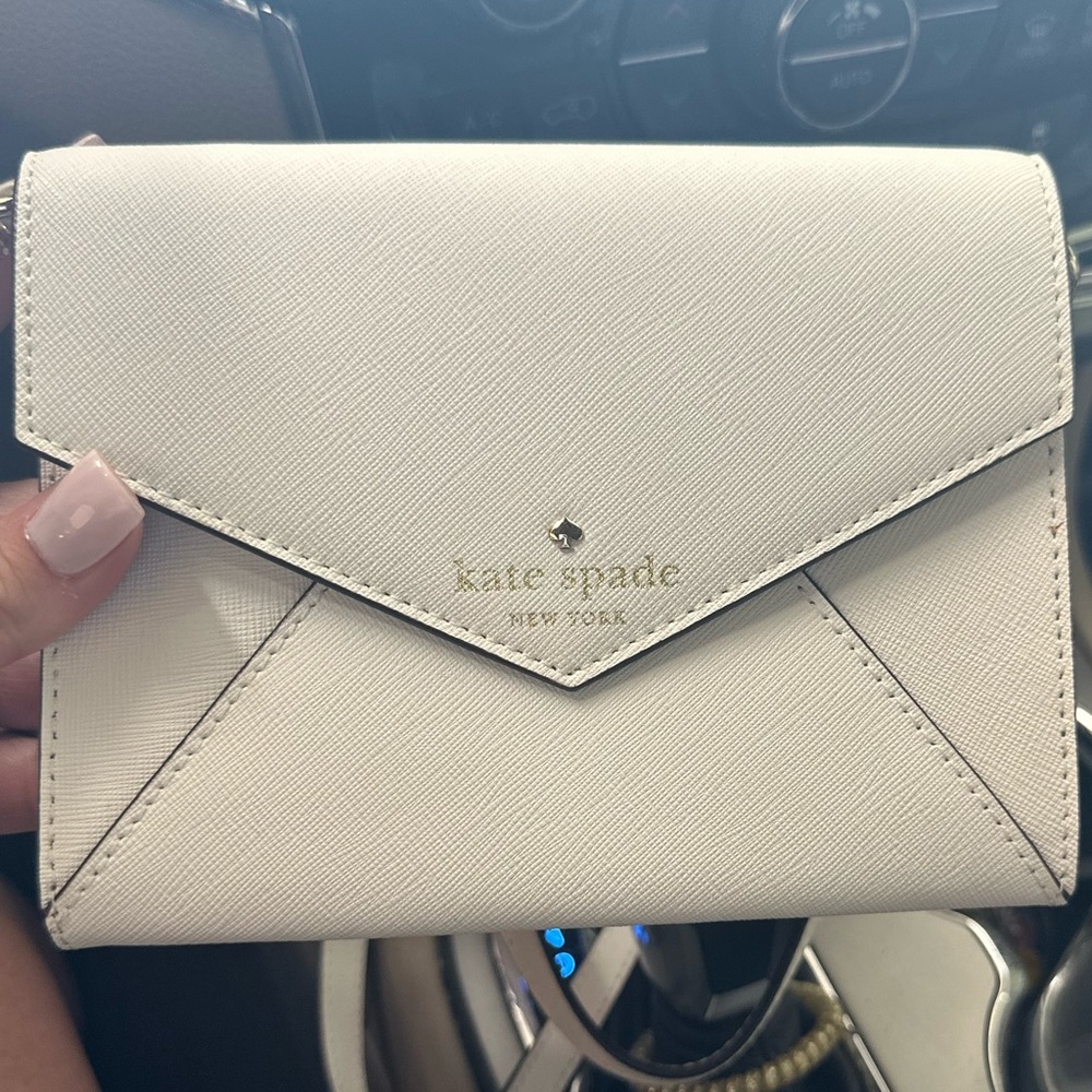 Super cute crossbody purse. NEW without tags. Perfect for the upcoming summer ♥️